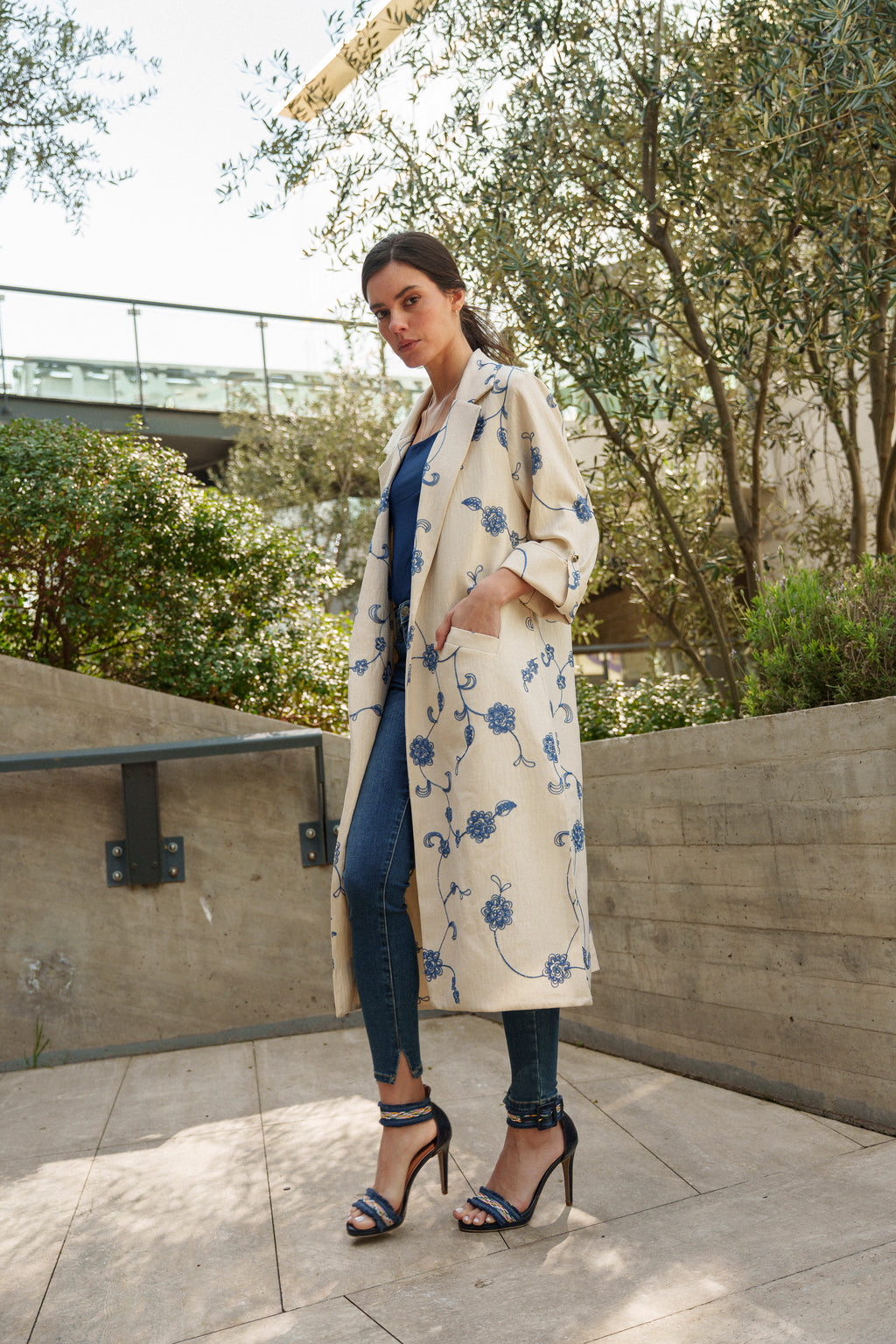 Tapado Caloé flores azules